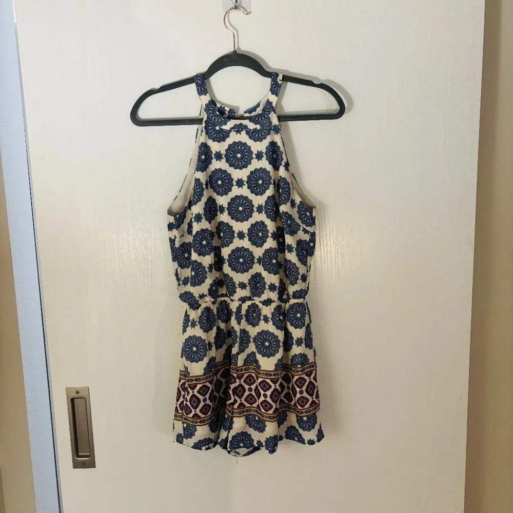 Patterned Racerback Romper - Picture 2 of 7